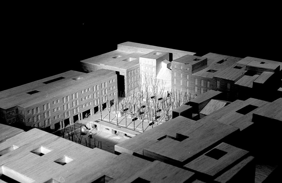 URBANIZACIÓN Y APARCAMIENTO SUB. PLAZA CABESTREROS