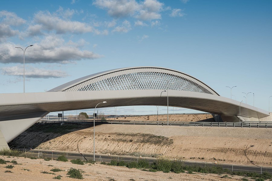 PUENTE SINGULAR ENTRE VALDEBEBAS Y LA T4   