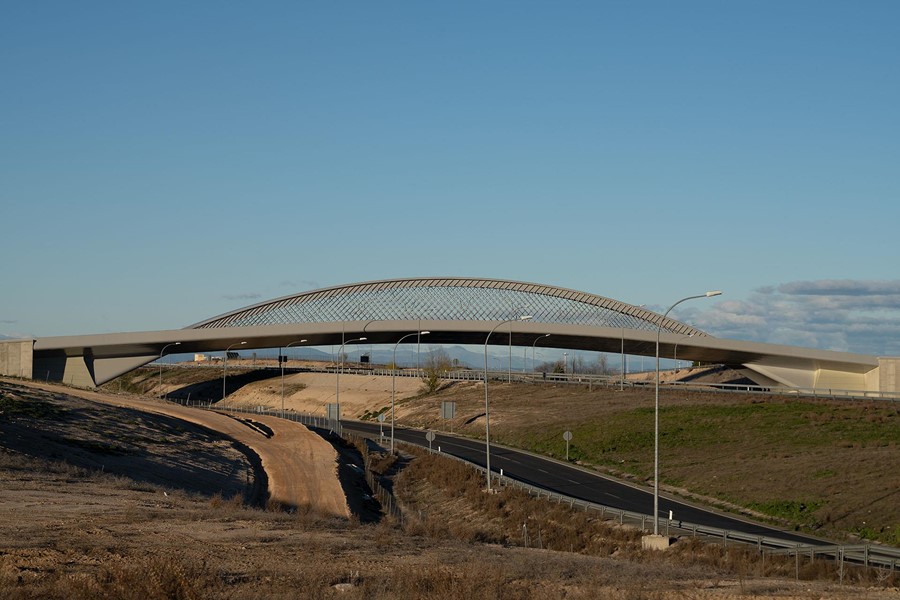PUENTE SINGULAR ENTRE VALDEBEBAS Y LA T4   