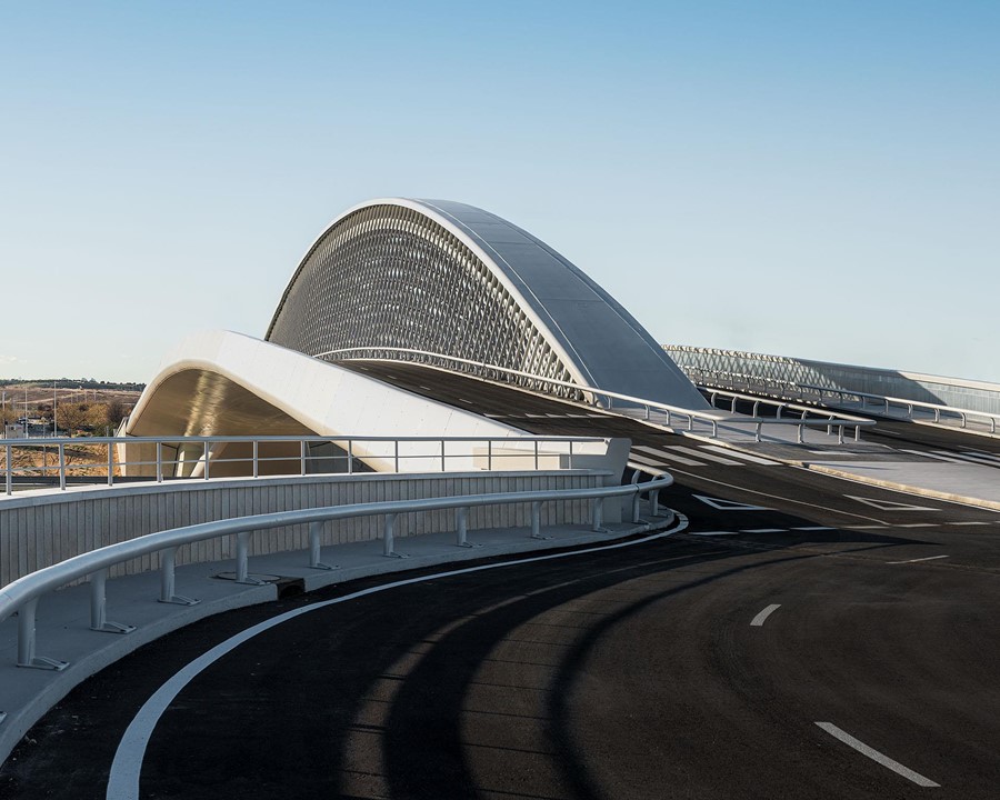 PUENTE SINGULAR ENTRE VALDEBEBAS Y LA T4   