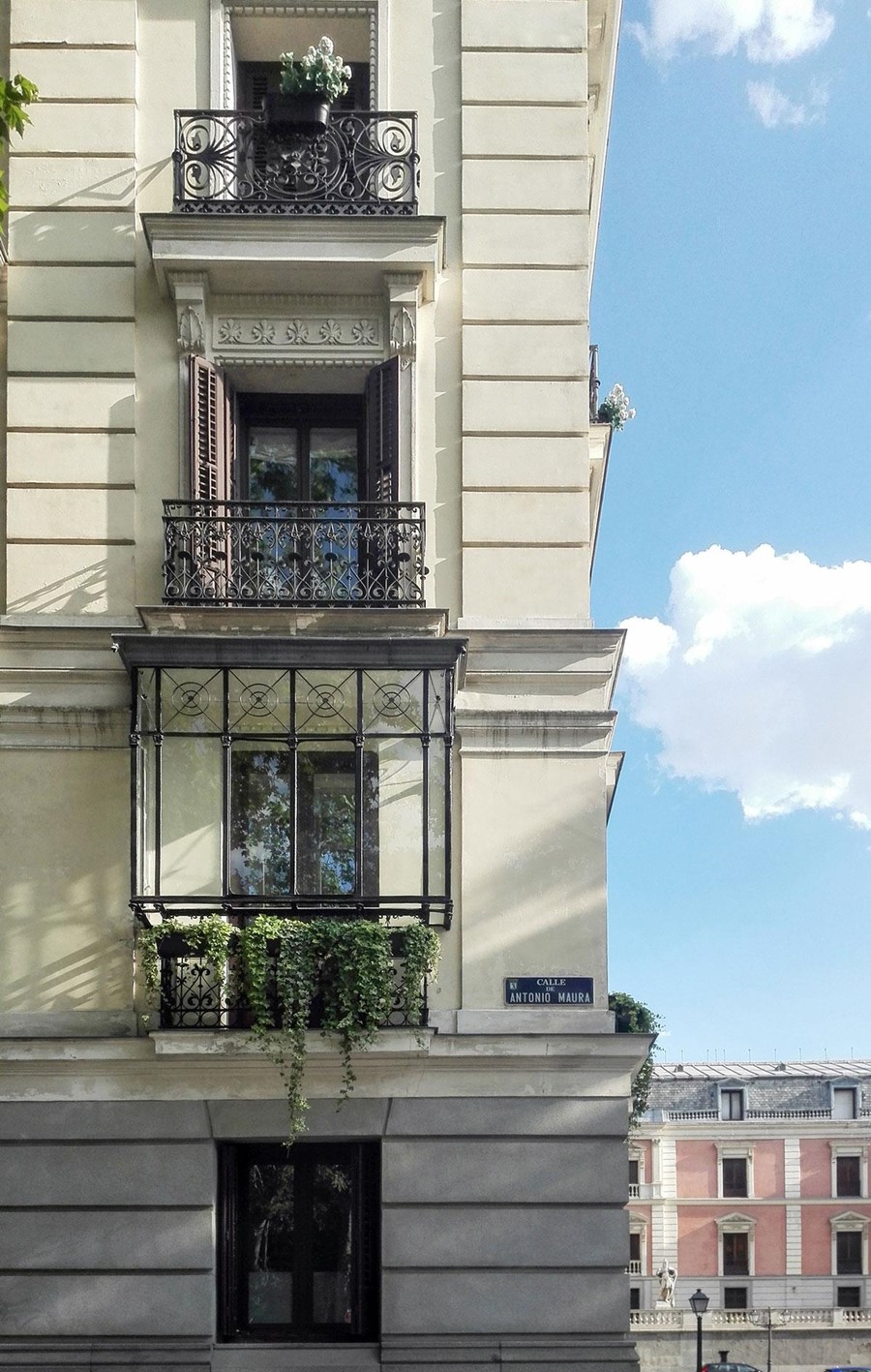 EDIFICIO C/ANTONIO MAURA 14