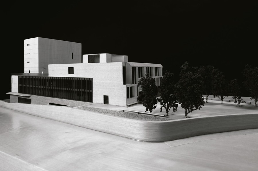 TEATRO Y EDIFICIO USOS MÚLTIPLES 