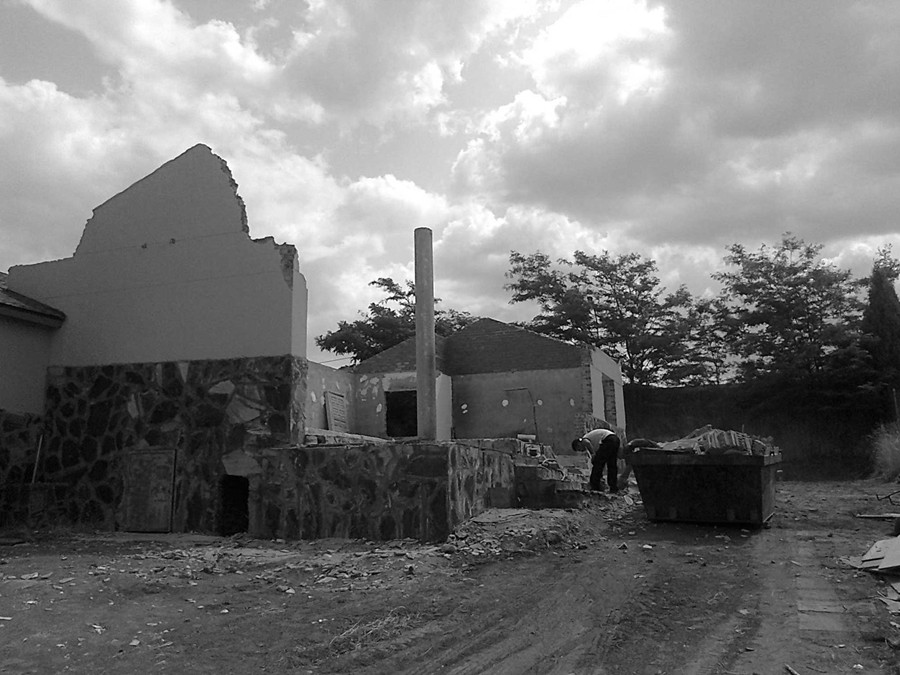 REESTRUCTURACIÓN Y AMPLIACIÓN VIVIENDA