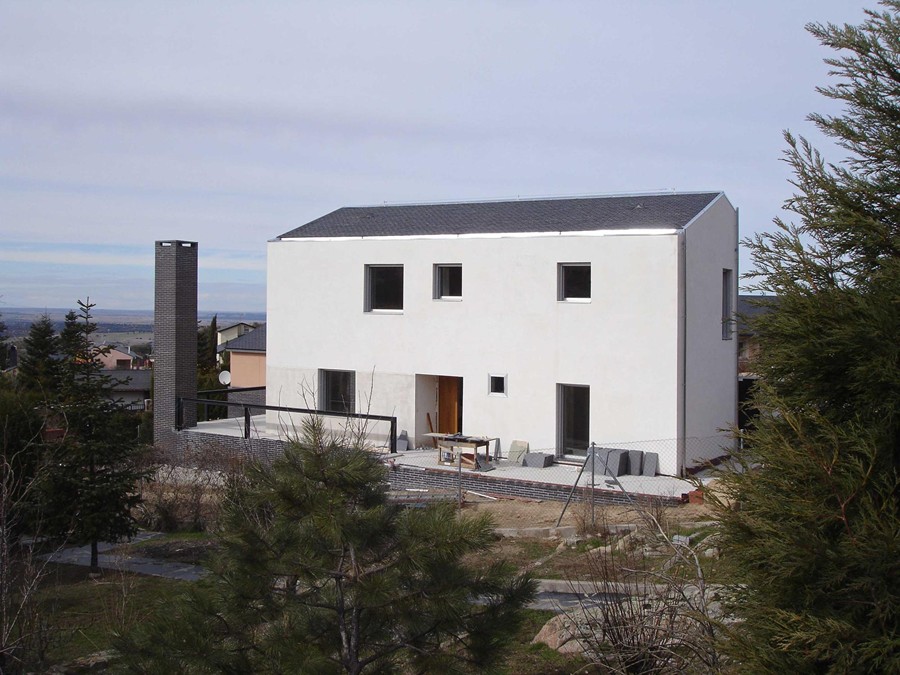 REESTRUCTURACIÓN Y AMPLIACIÓN VIVIENDA