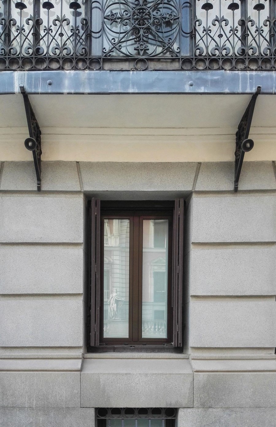 EDIFICIO C/ANTONIO MAURA 14