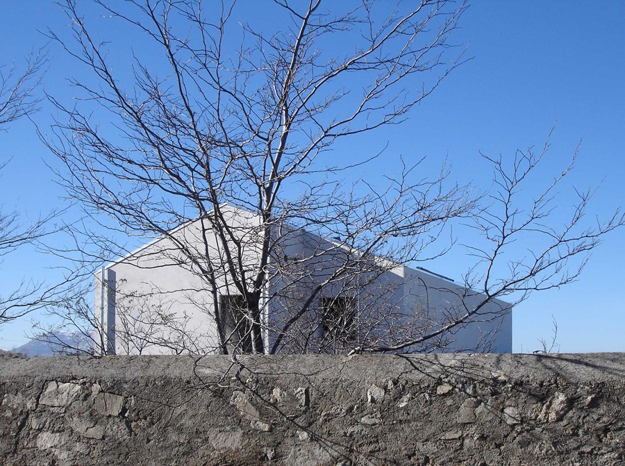 REESTRUCTURACIÓN Y AMPLIACIÓN VIVIENDA