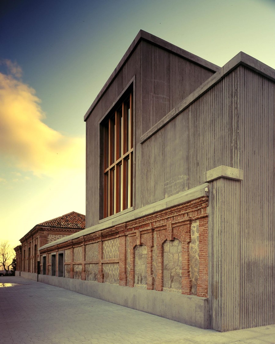 BIBLIOTECA Y ESCUELA DE MÚSICA