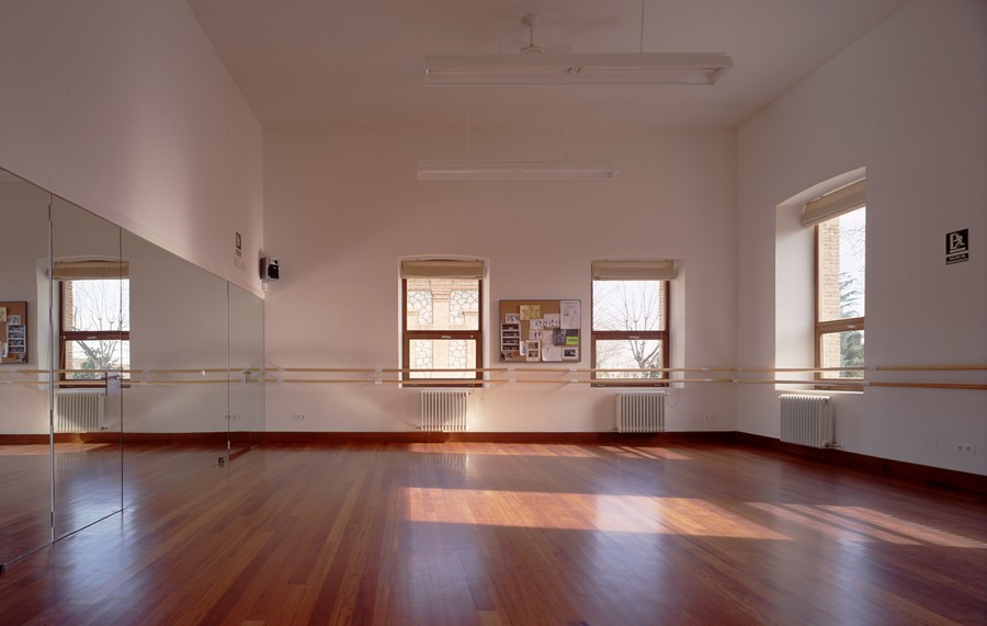 ESCUELA DE MÚSICA Y BIBLIOTECA