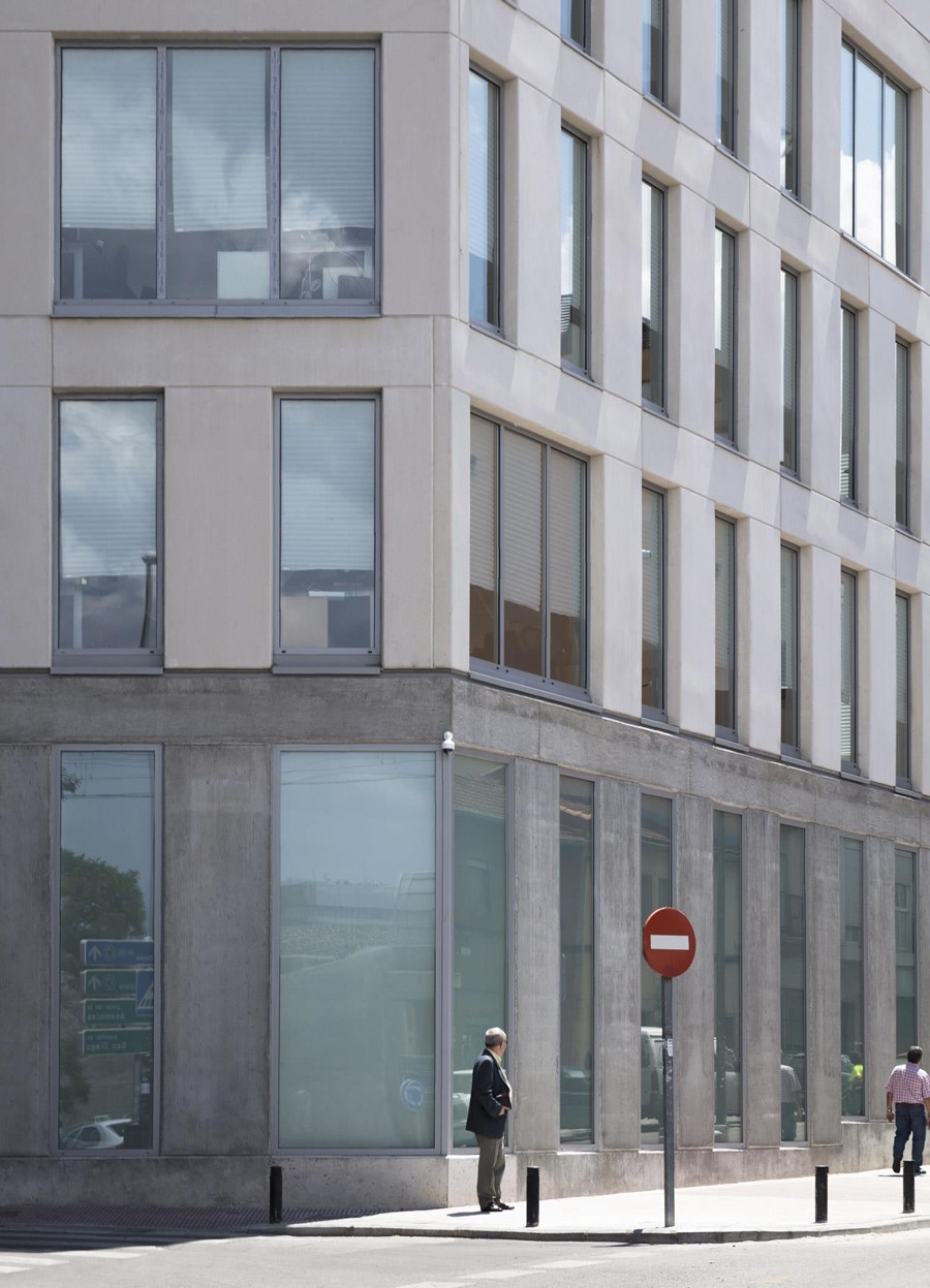 EDIFICIO USO TERCIARIO