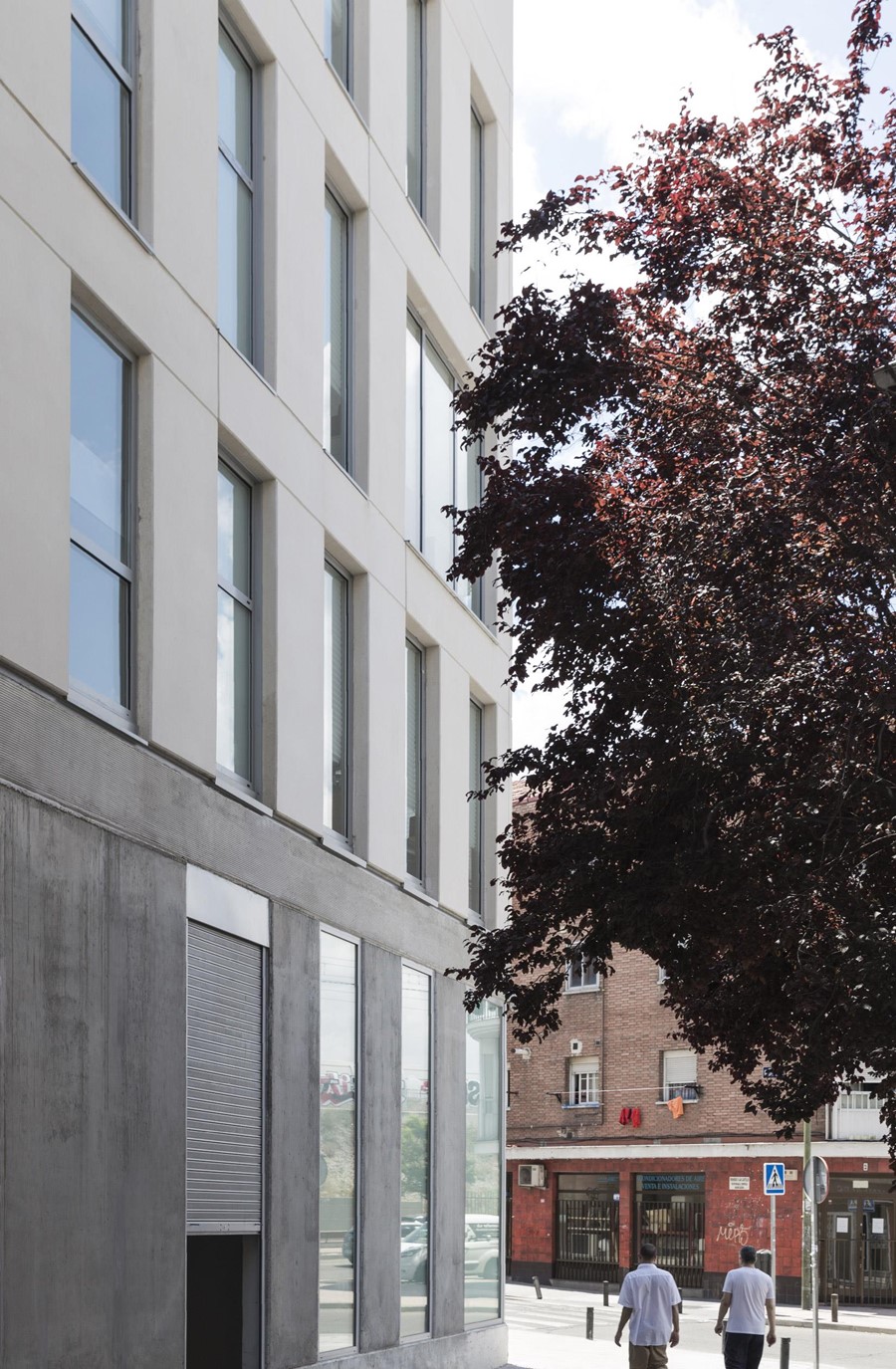 EDIFICIO USO TERCIARIO