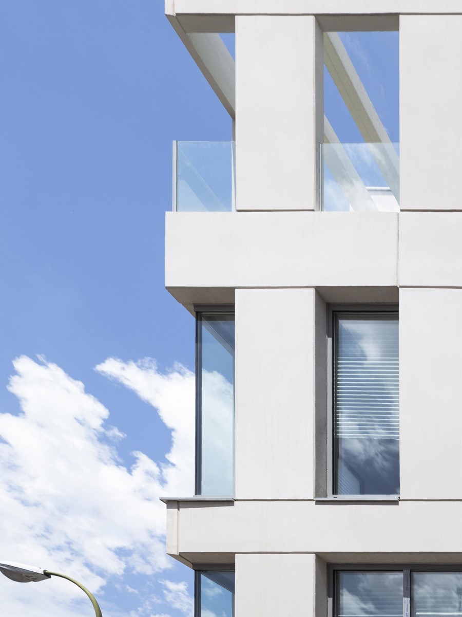 EDIFICIO USO TERCIARIO