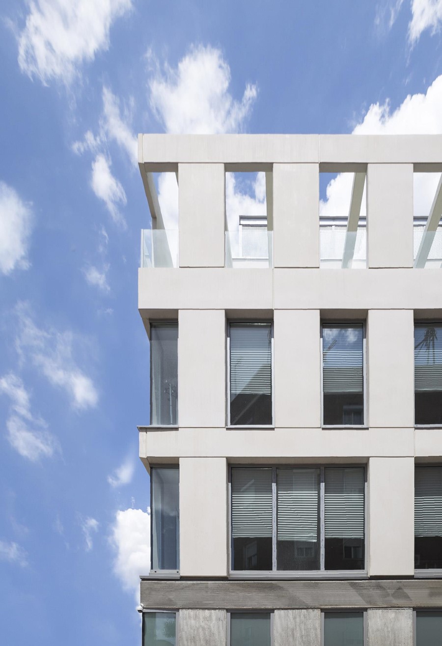 EDIFICIO USO TERCIARIO