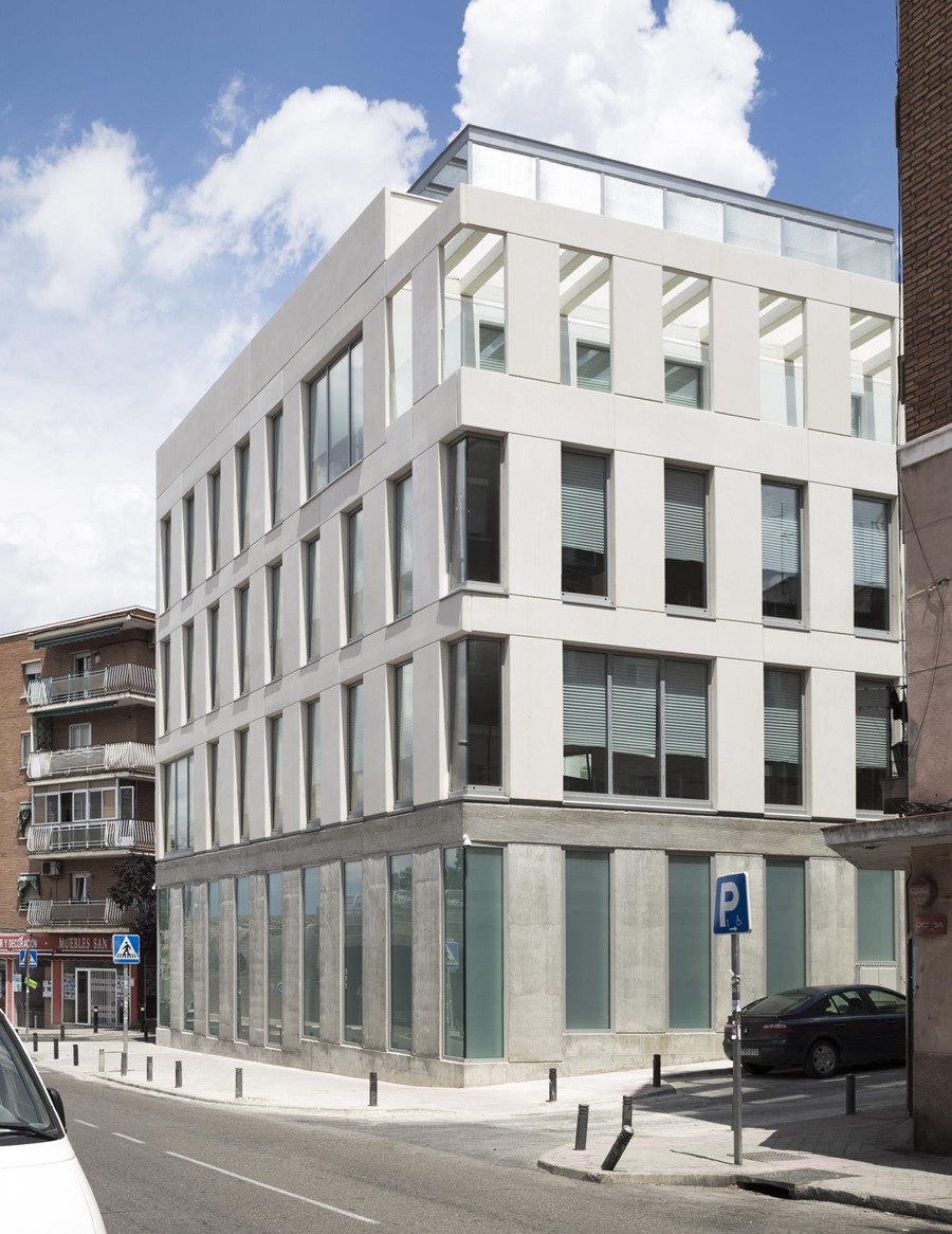 EDIFICIO USO TERCIARIO