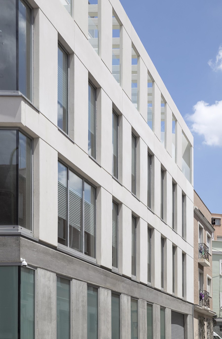 EDIFICIO USO TERCIARIO