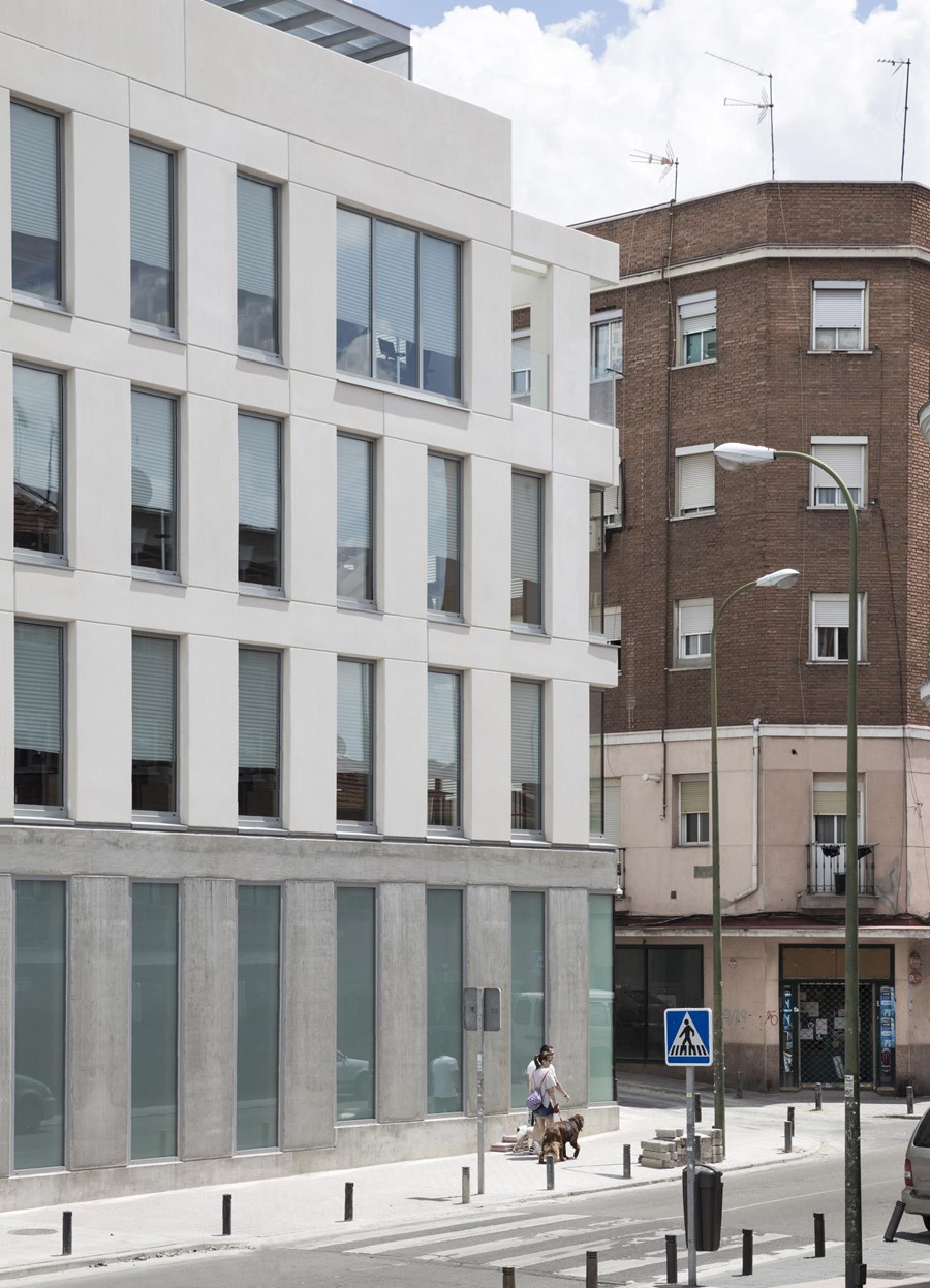 EDIFICIO USO TERCIARIO