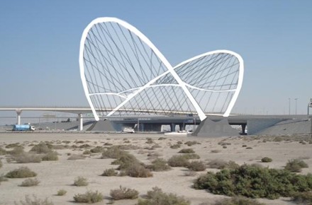 PUENTE FERROVIARIO EN DUBÁI