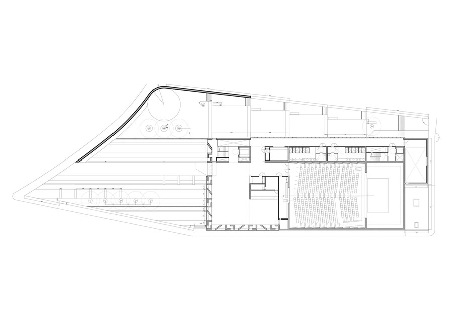 TEATRO Y EDIFICIO USOS MÚLTIPLES 
